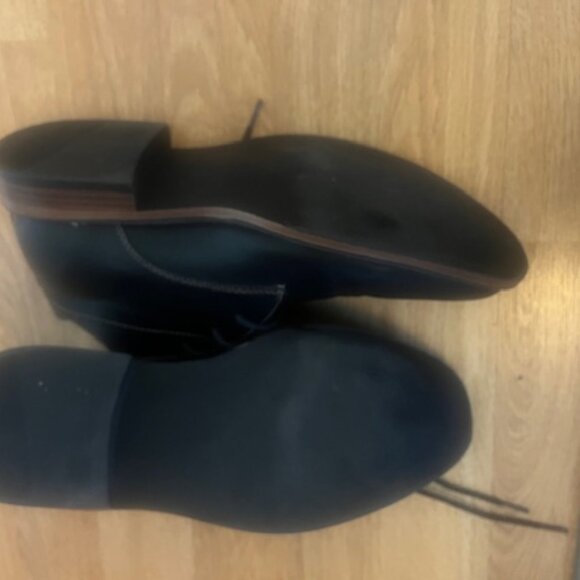 Dexter Comfort, women's 6.5, worn twice, black, memeory foam insoles, short boot - Picture 3 of 4